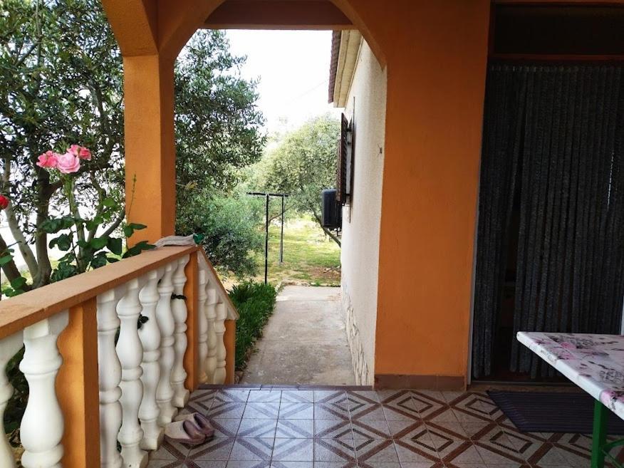 Apartment In Nin With Terrace, Air Conditioning, Wi-Fi Exterior photo